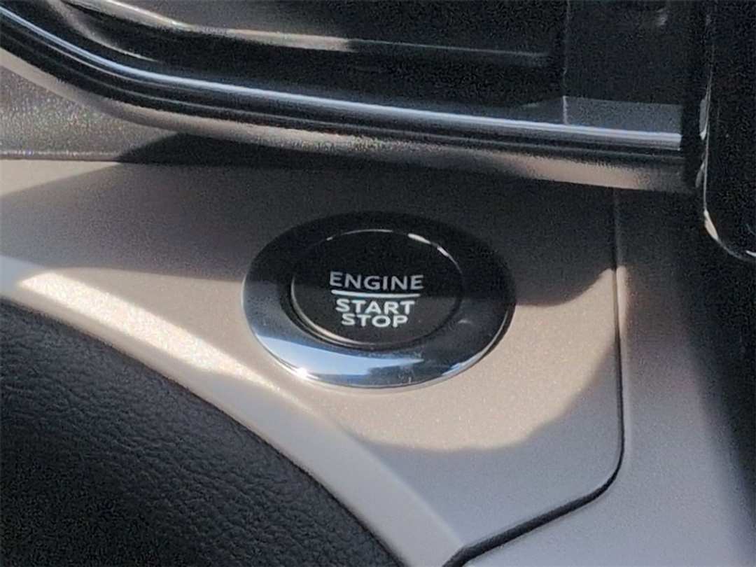 2023 Ford Explorer XLT - Image 16