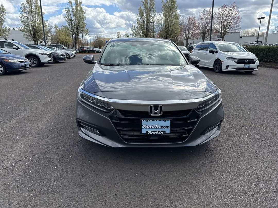 2018 Honda Accord Touring - Image 2