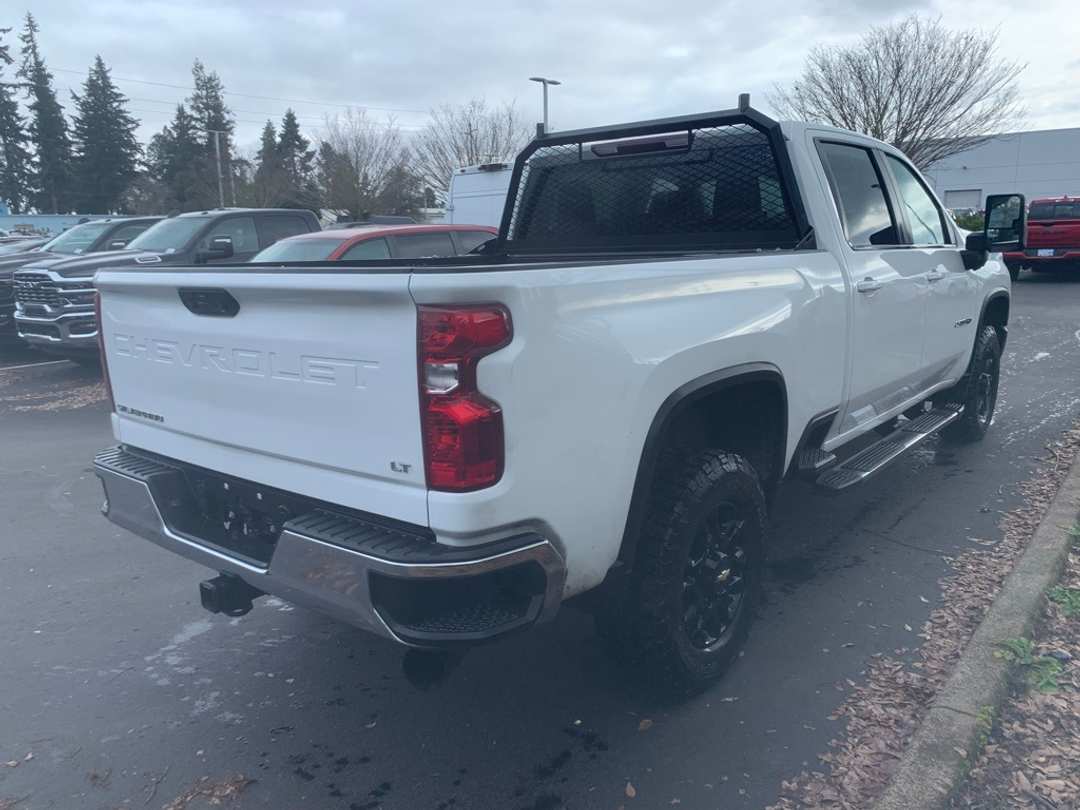 2023 Chevrolet Silverado 2500Hd LT - Image 3