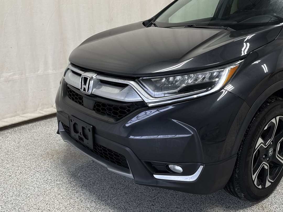 2019 Honda CR-V Touring - Image 3