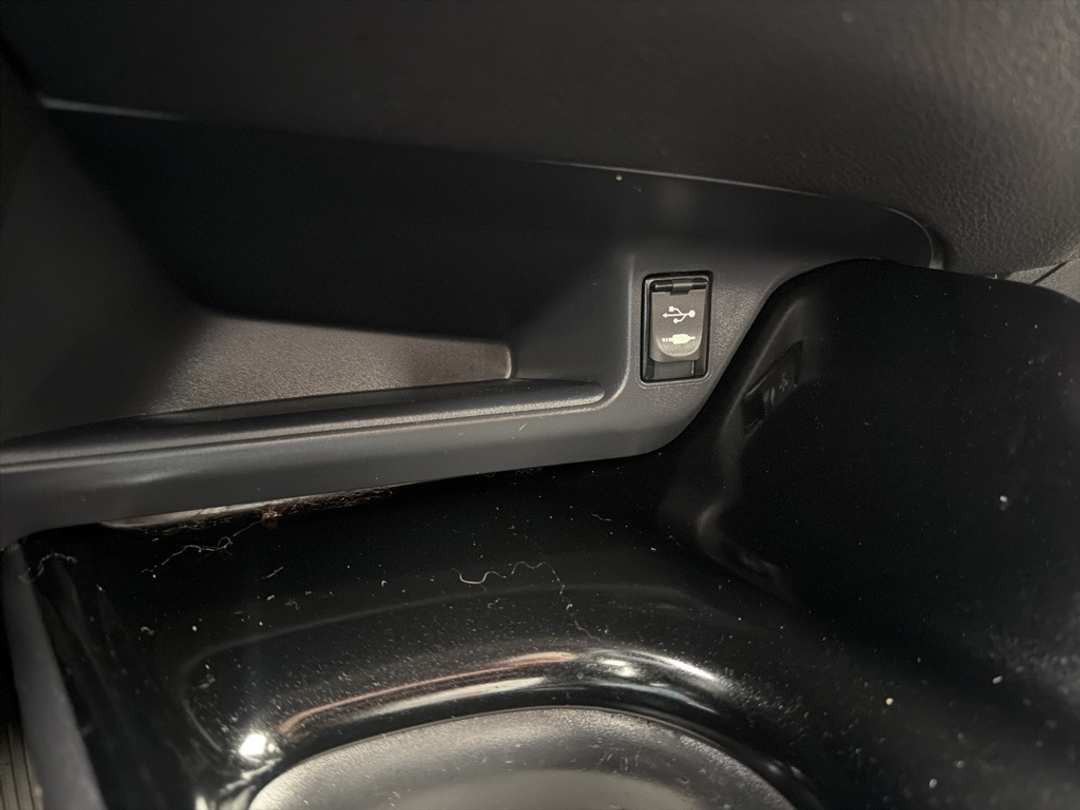 2019 Toyota C-Hr XLE - Image 32