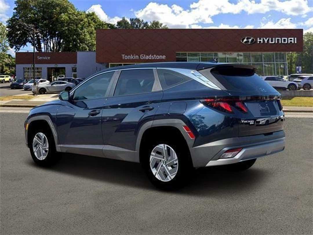2026 Hyundai Tucson Blue SE - Image 4