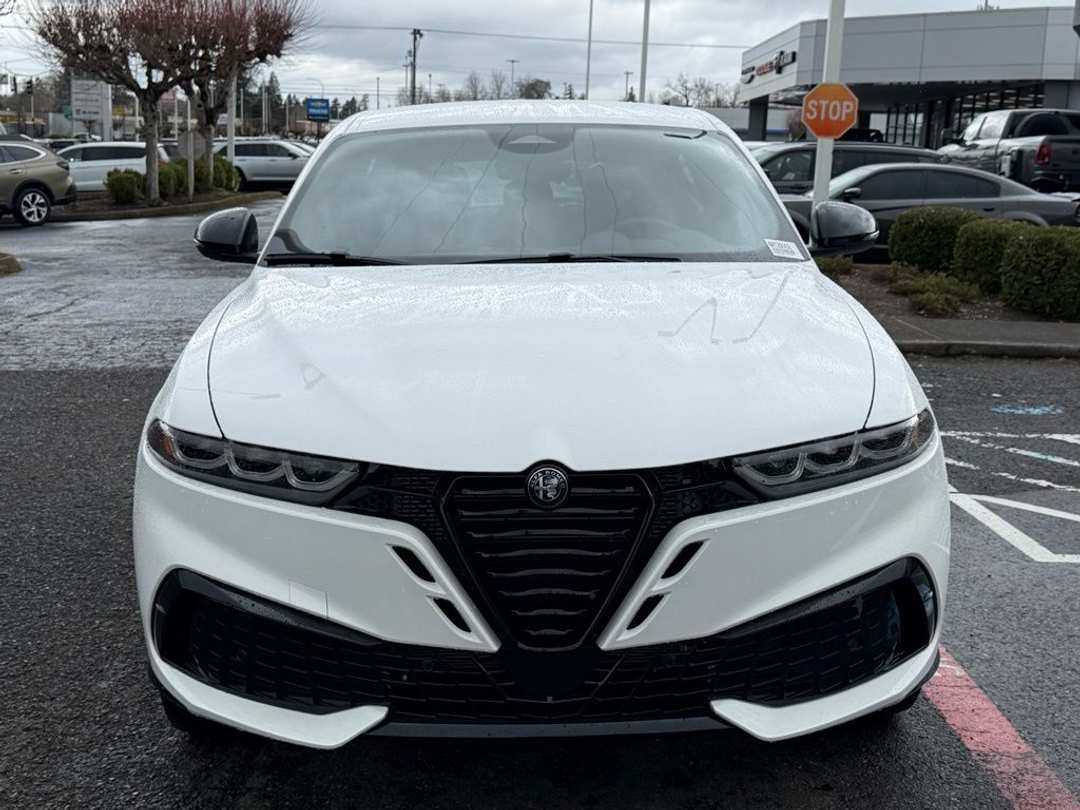 2026 Alfa Romeo Tonale Sport Speciale - Image 3