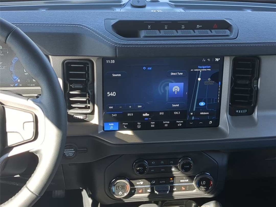 2025 Ford Bronco Outer Banks - Image 17