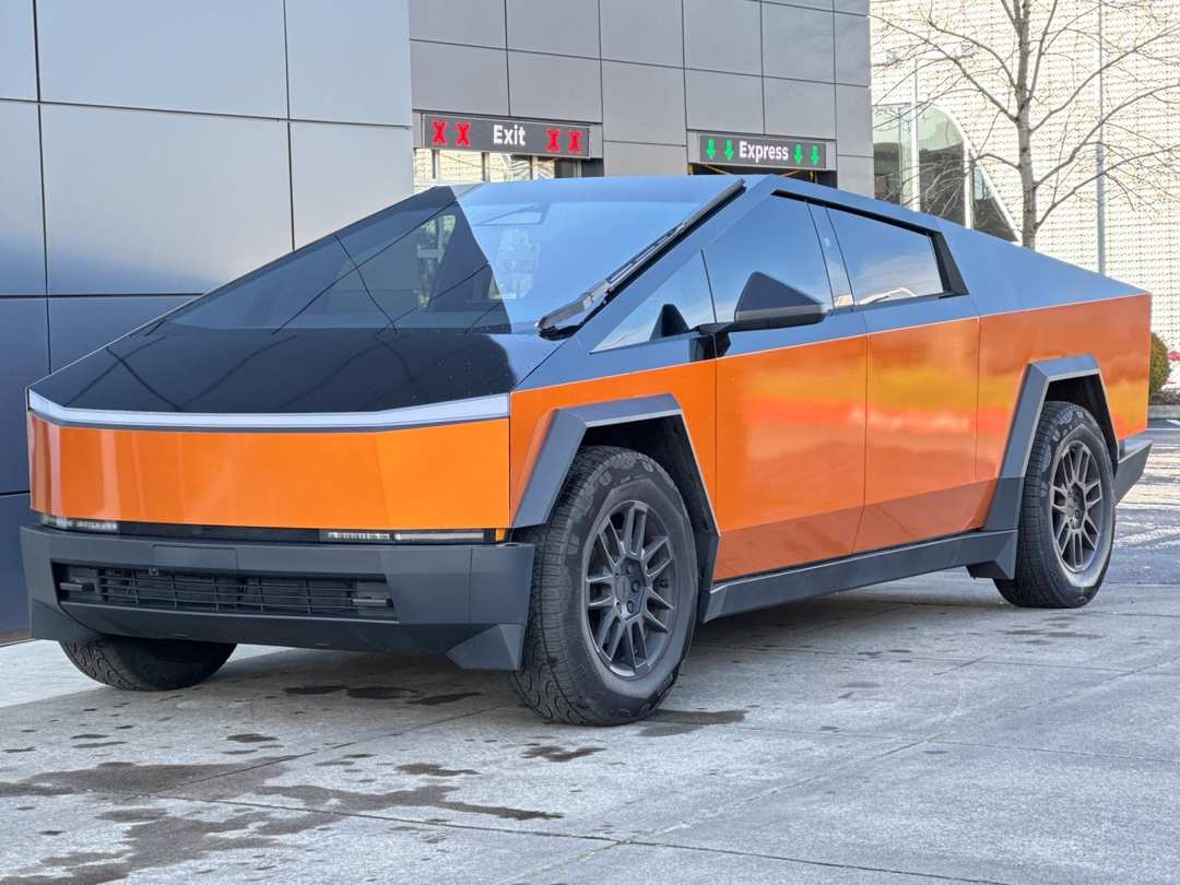 2024 Tesla Cybertruck Base - Image 7