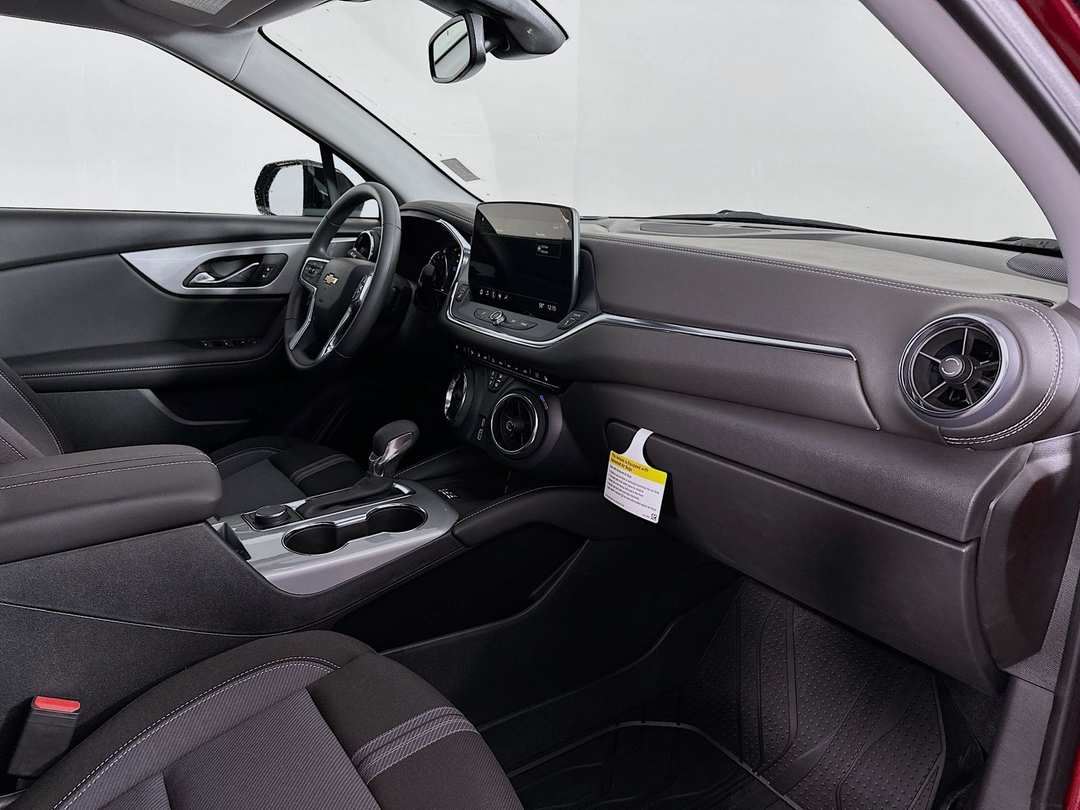 2025 Chevrolet Blazer LT - Image 30