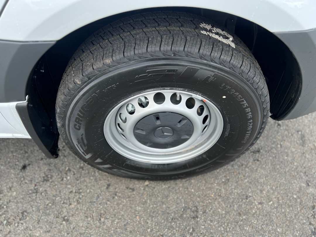 2024 Mercedes-Benz Sprinter 2500 Cargo 144 WB - Image 10