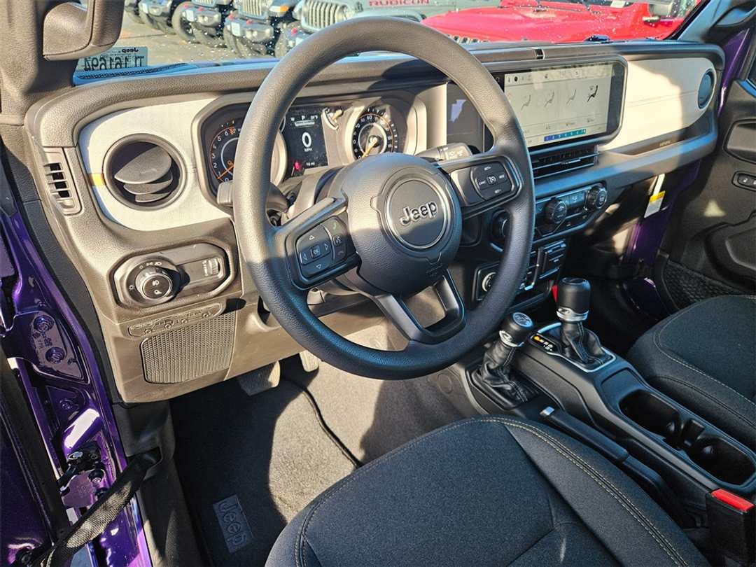 2026 Jeep Gladiator Sport - Image 13