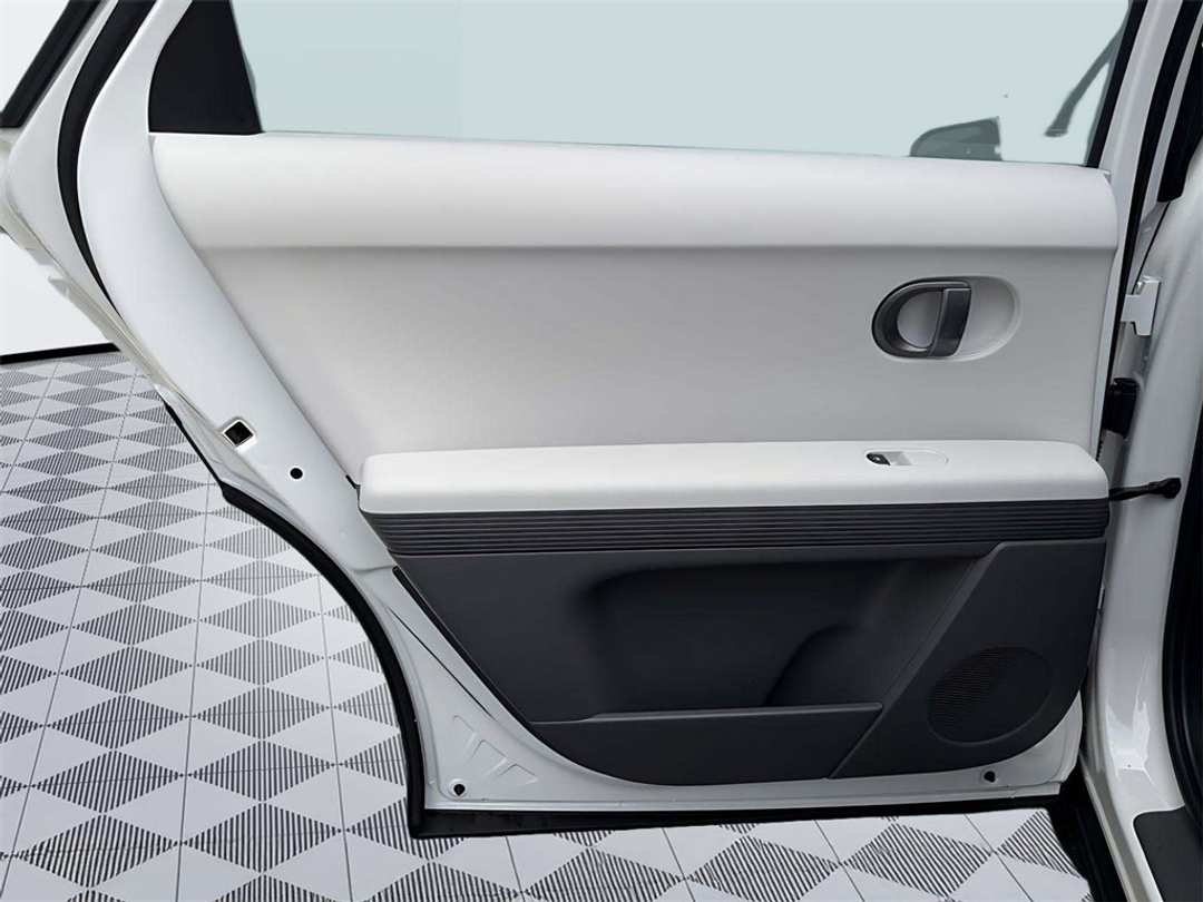 2026 Hyundai Ioniq 5 SE - Image 27