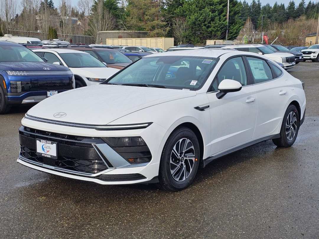 2026 Hyundai Sonata Blue - Image 3