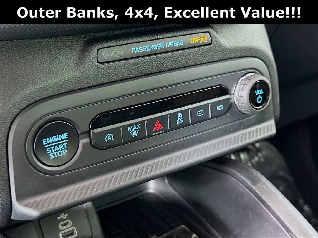 2025 Ford Bronco Sport Outer Banks - Image 16