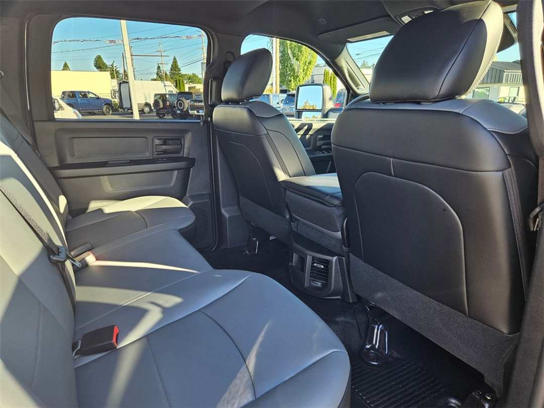 2026 Ram 5500Hd Tradesman - Image 32