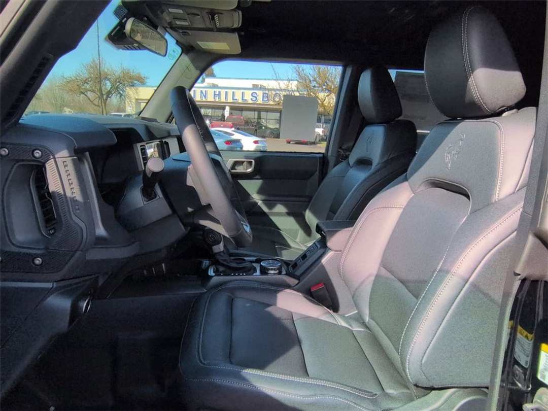 2025 Ford Bronco Big Bend - Image 13