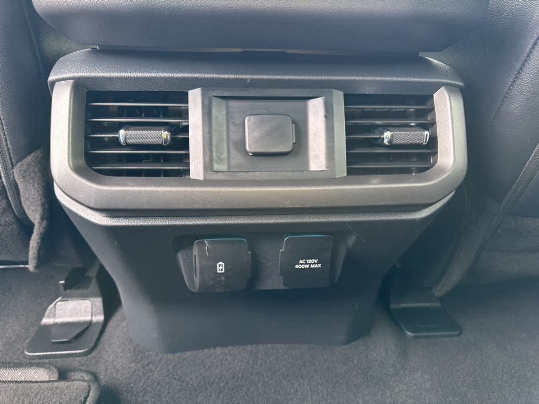 2025 Ford F-150 Lariat - Image 47