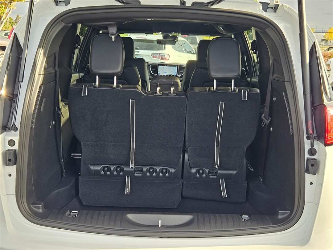 2026 Chrysler Voyager LX - Image 31