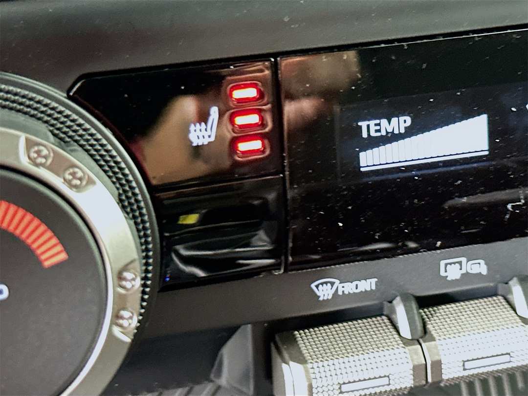 2025 Toyota Tacoma SR5 - Image 19