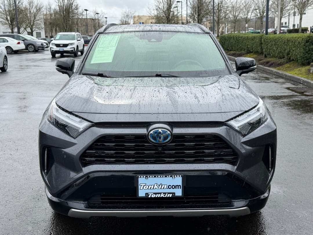 2023 Toyota Rav4 XSE - Image 3