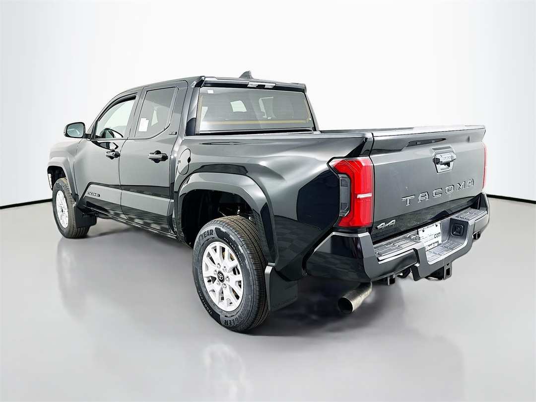 2025 Toyota Tacoma SR5 - Image 5