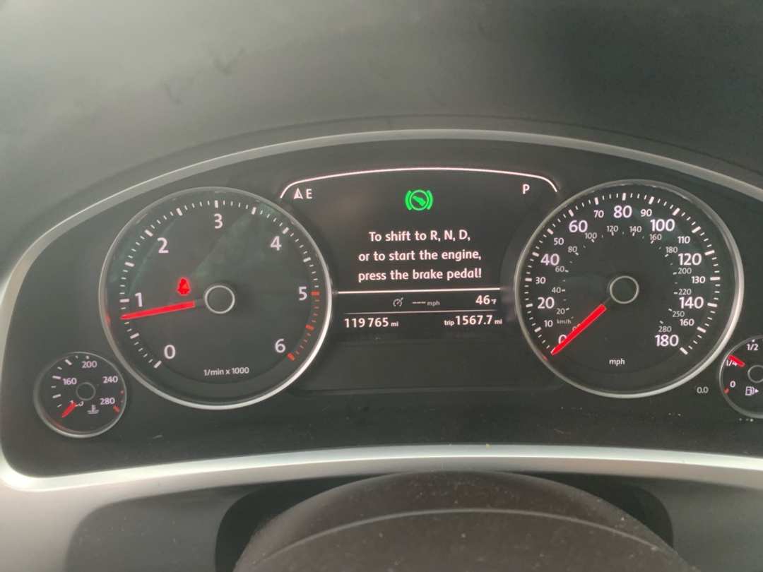 2012 Volkswagen Touareg V6 TDI - Image 17