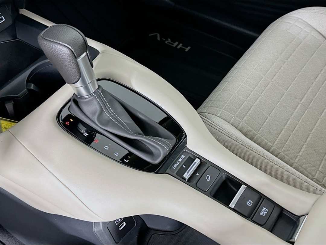 2025 Honda HR-V LX - Image 17
