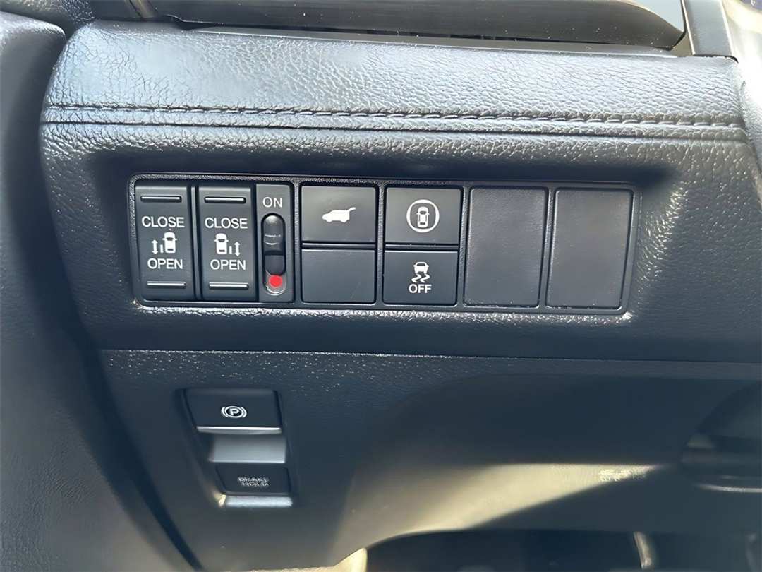 2024 Honda Odyssey EXL - Image 16