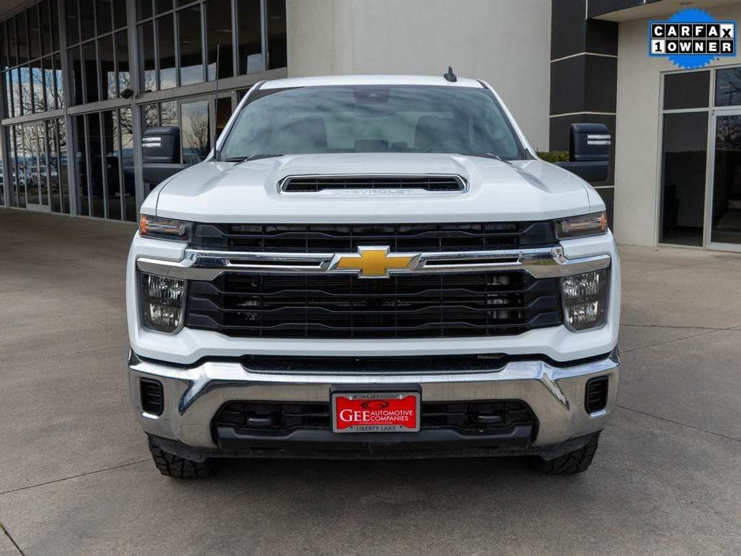 2024 Chevrolet Silverado 2500Hd LT - Image 2