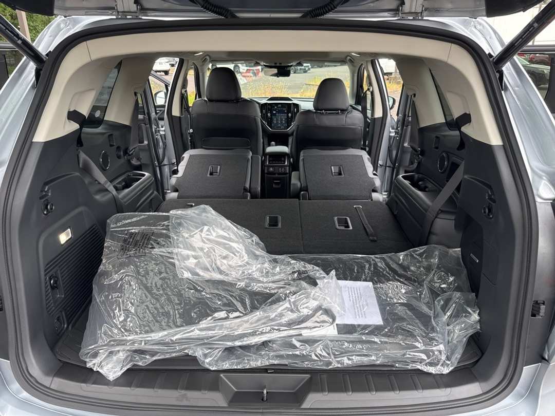 2025 Subaru Ascent Onyx Edition Touring - Image 29