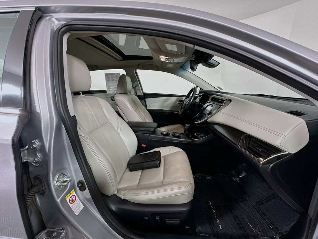 2018 Toyota Avalon XLE Premium - Image 31