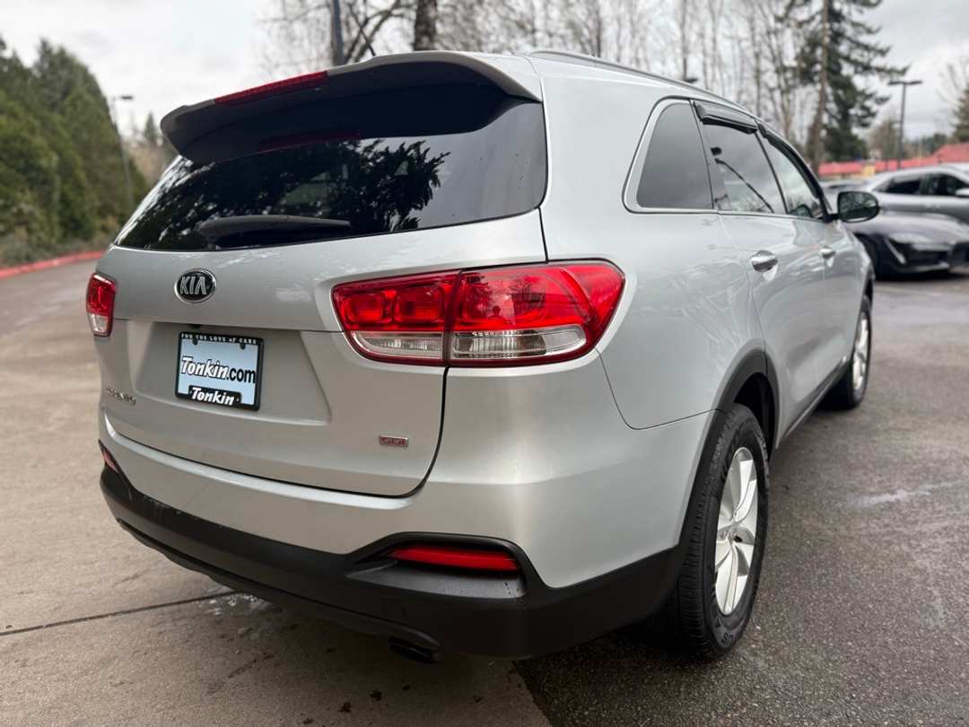 2017 Kia Sorento LX - Image 15