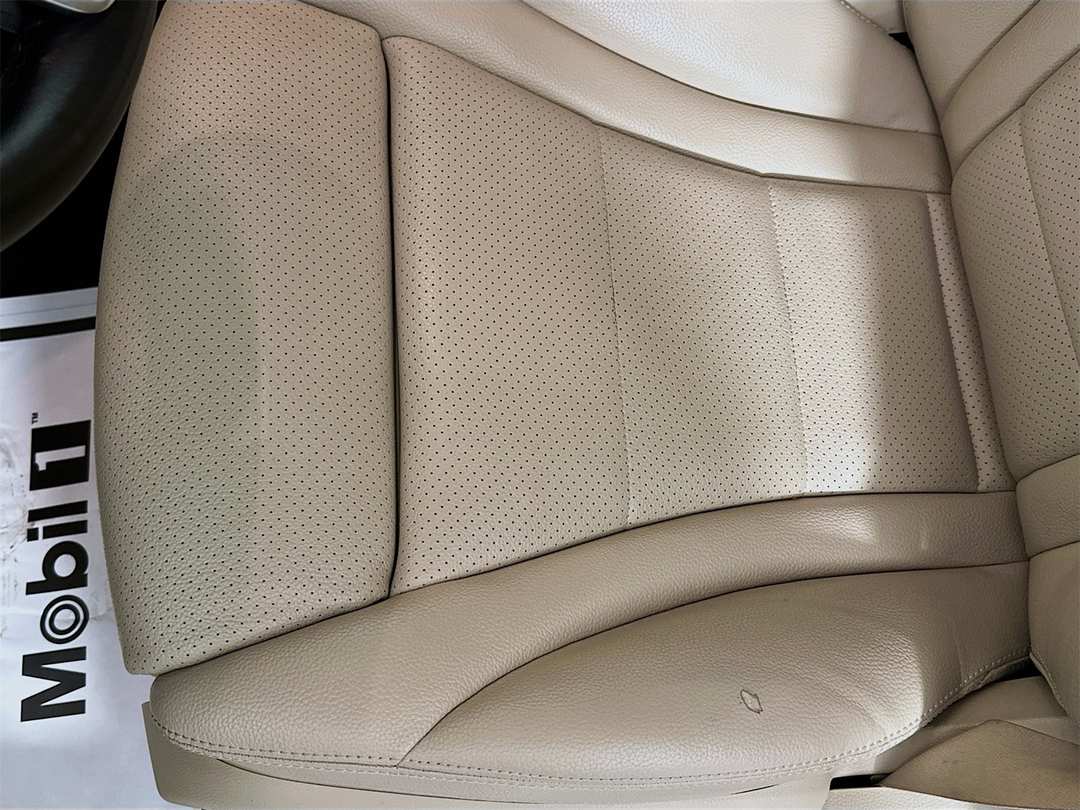 2020 Mercedes-Benz GLC GLC 300 - Image 17