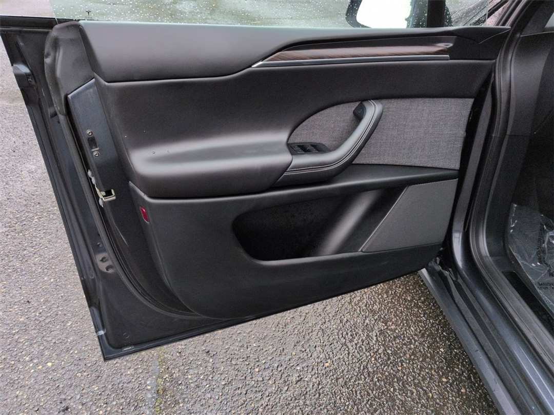 2024 Tesla Model X Base - Image 9