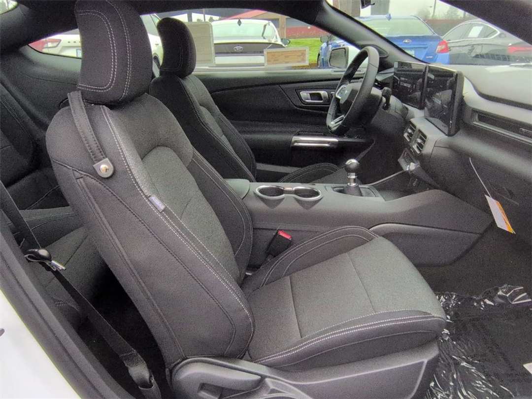 2026 Ford Mustang GT - Image 27