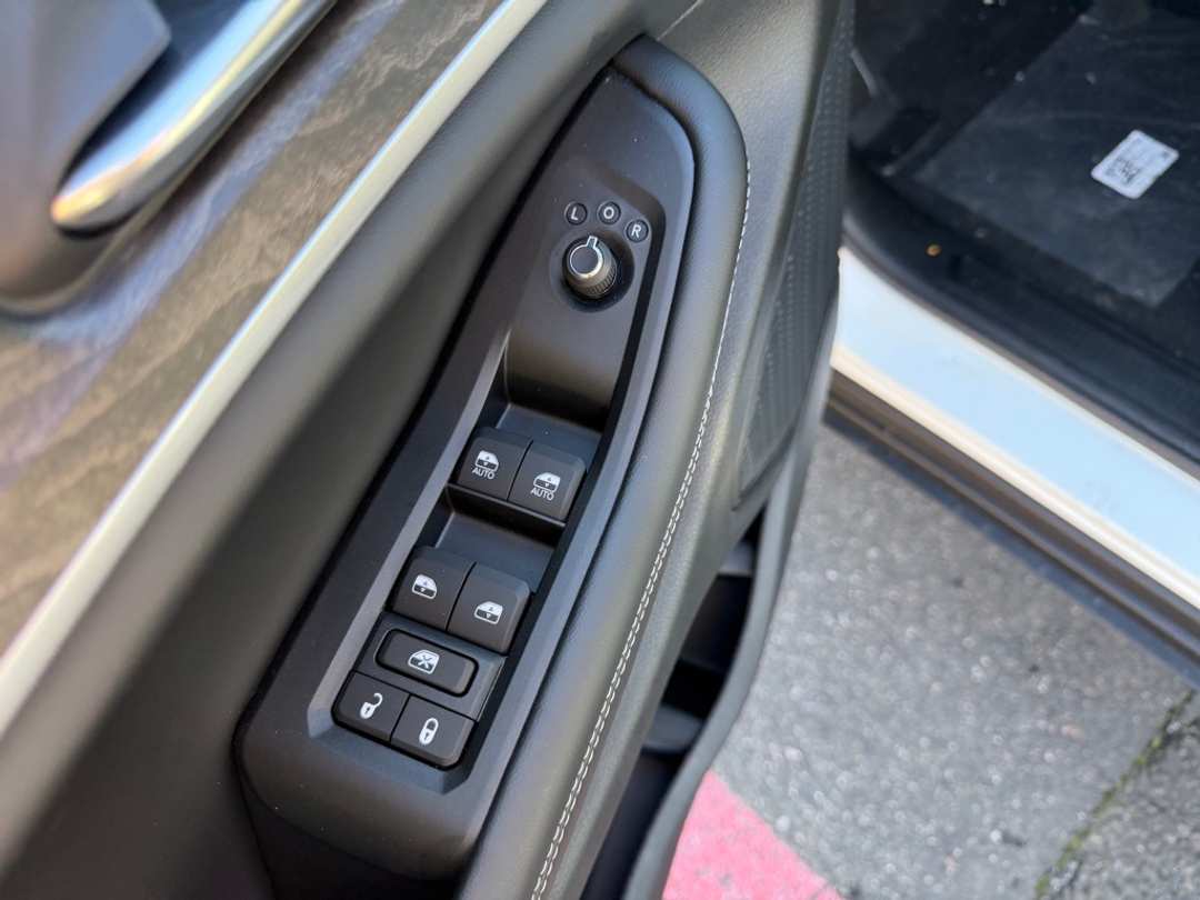 2025 Jeep Grand Cherokee Limited - Image 14