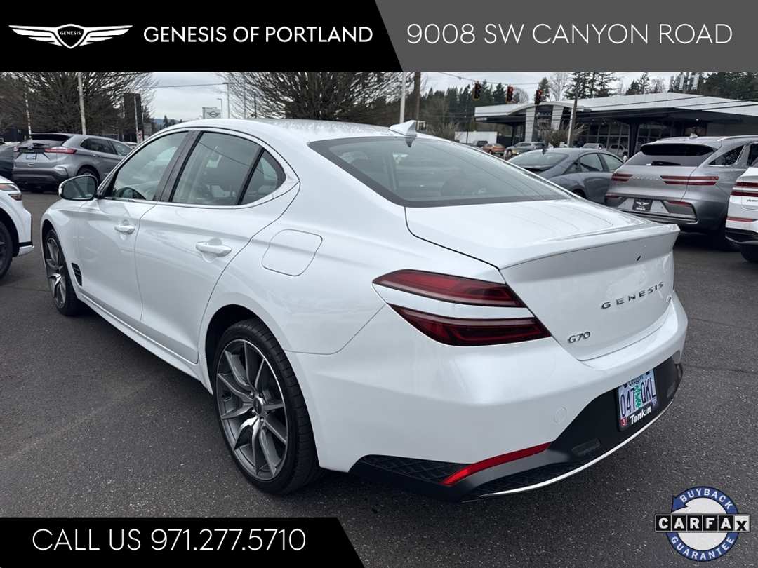 2023 Genesis G70 2.0T - Image 5