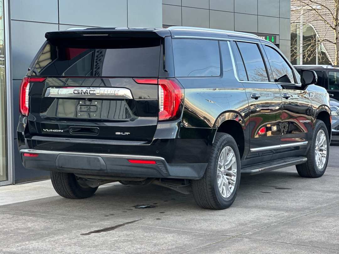2022 GMC Yukon Xl SLT - Image 3