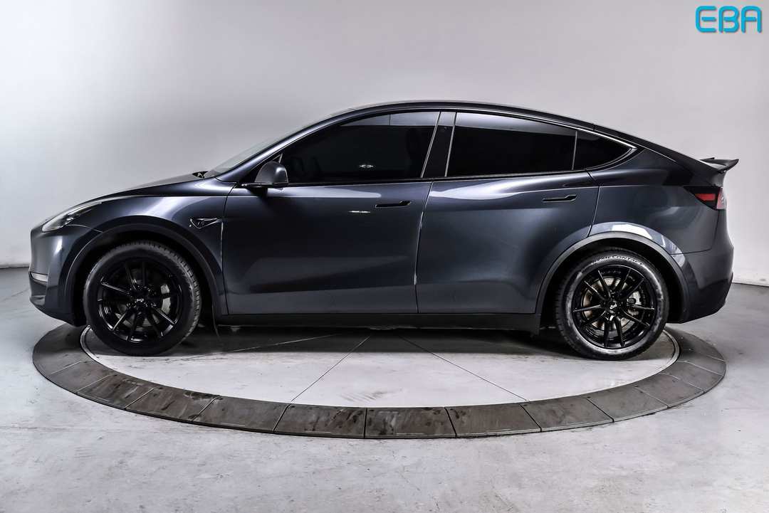 2024 Tesla Model Y Long Range - Image 3