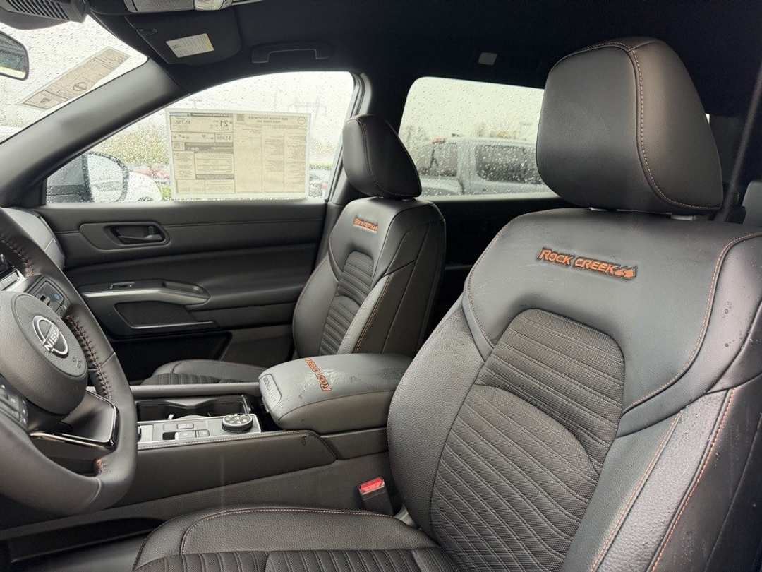 2025 Nissan Pathfinder Rock Creek - Image 15