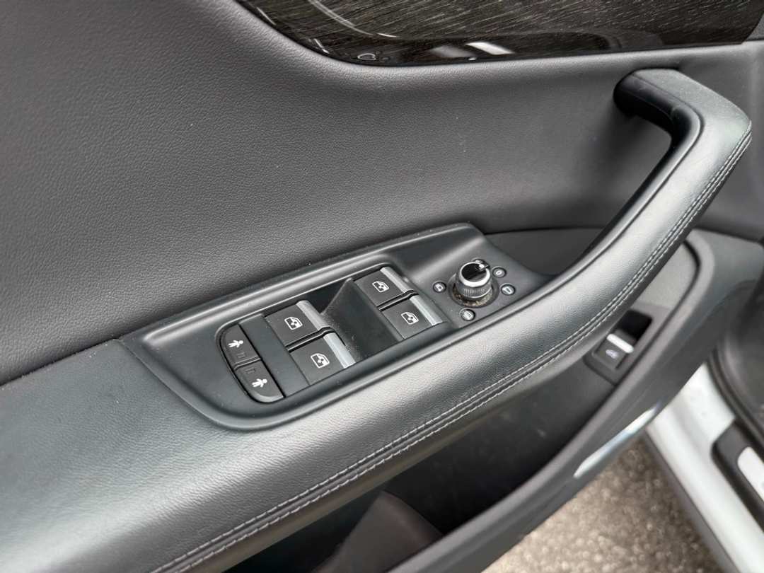 2021 Audi Q7 55 Premium Plus - Image 18