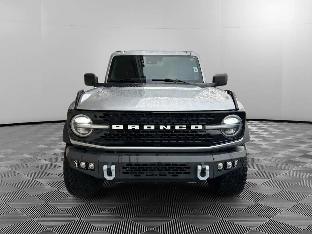 2022 Ford Bronco Wildtrak - Image 2