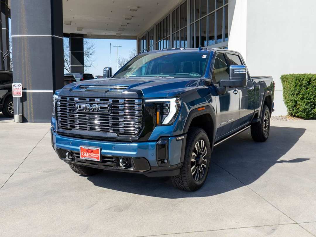 2026 GMC Sierra 2500Hd Denali Ultimate - Image 3
