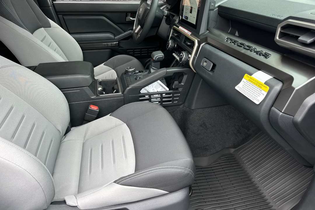 2025 Toyota Tacoma TRD OffRoad - Image 15