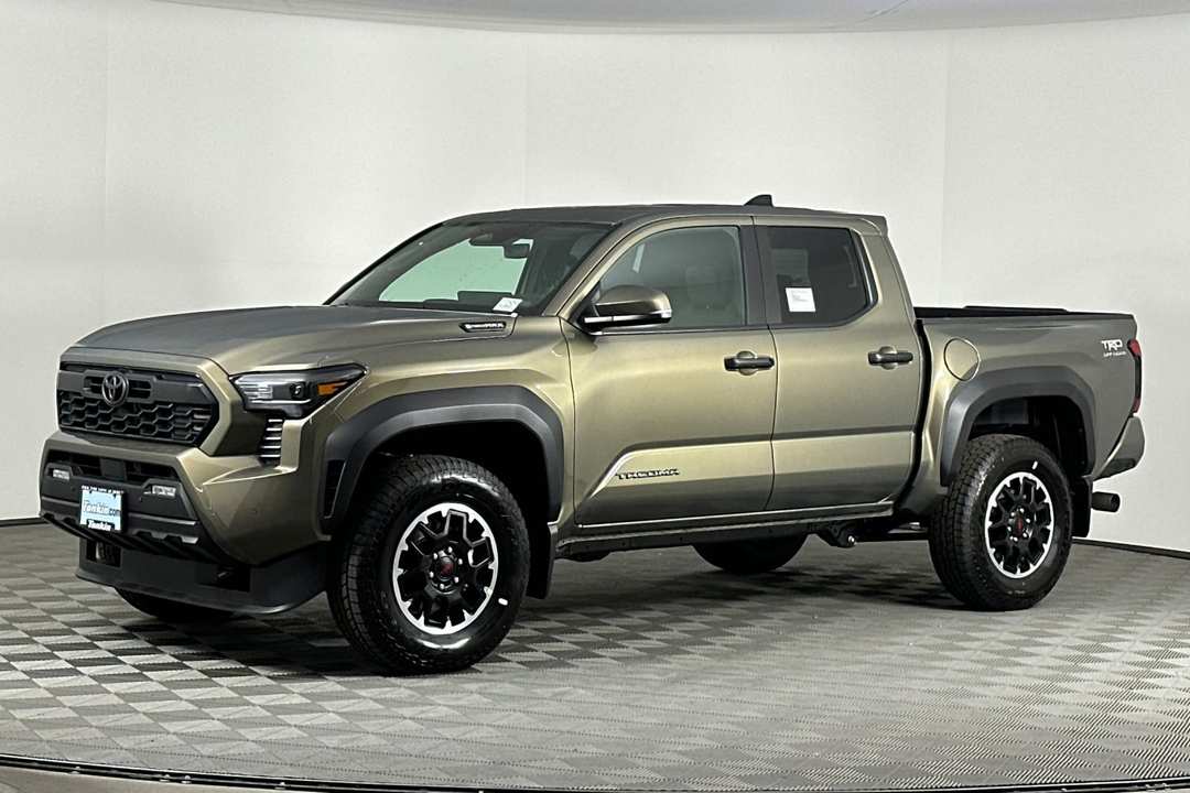 2025 Toyota Tacoma TRD Off Road - Image 8