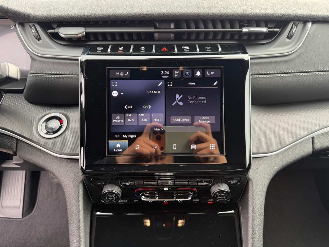 2025 Jeep Grand Cherokee L Laredo - Image 20