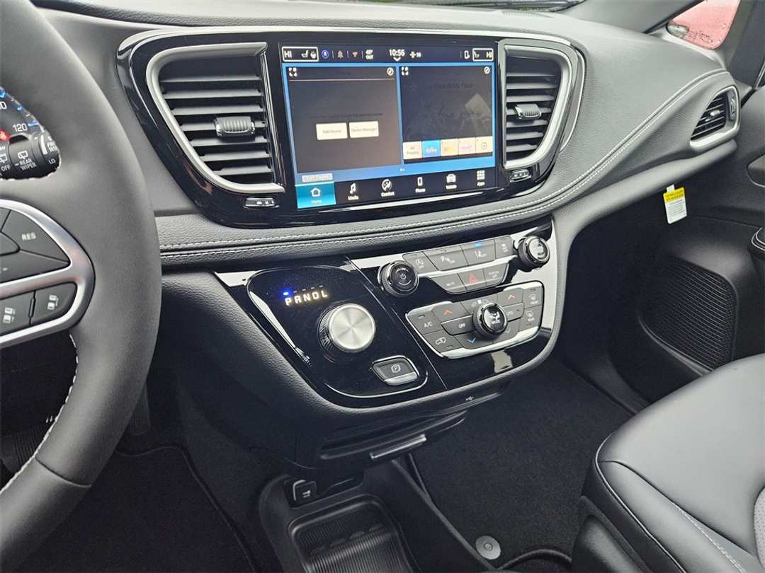2026 Chrysler Pacifica Select - Image 19