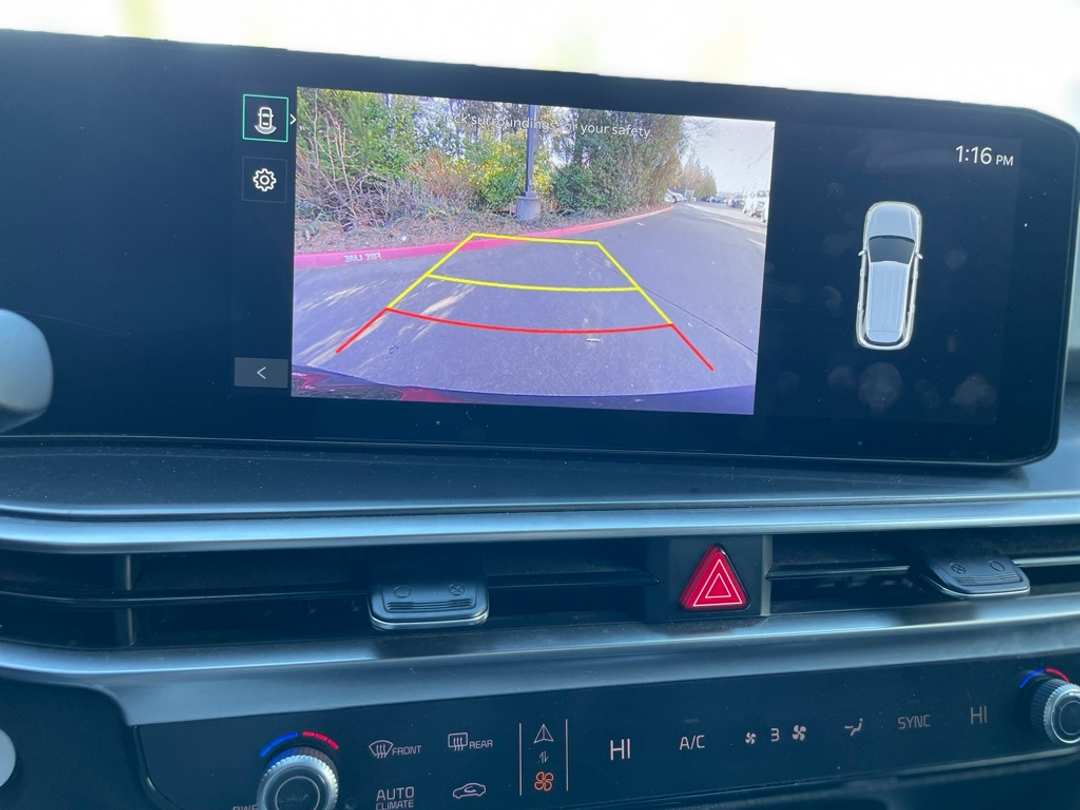 2024 Kia Sorento S - Image 16