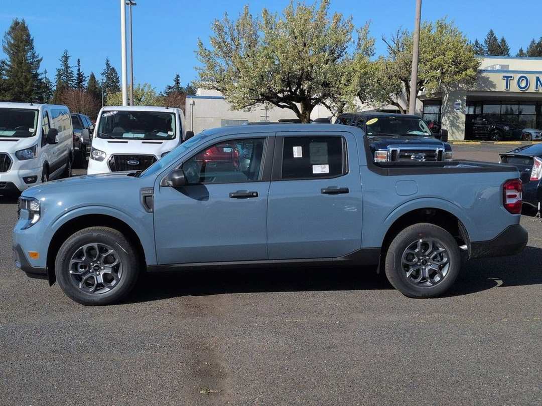 2026 Ford Maverick XLT - Image 2