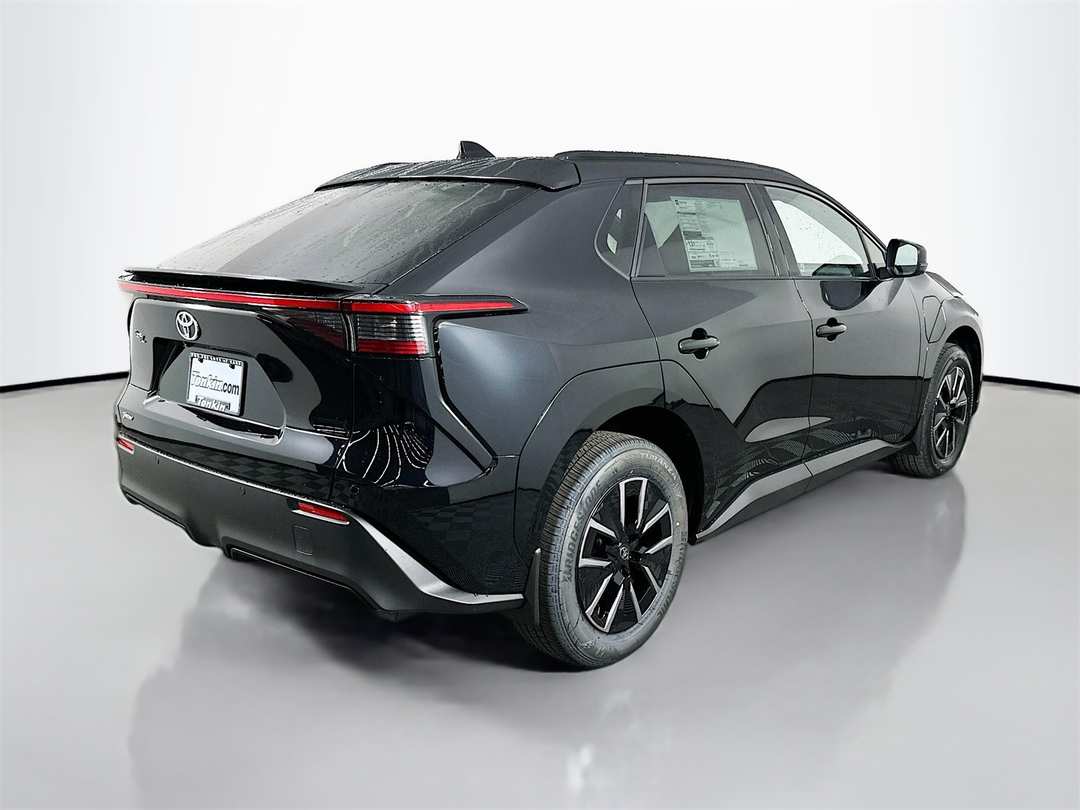 2026 Toyota Bz XLE Plus - Image 7
