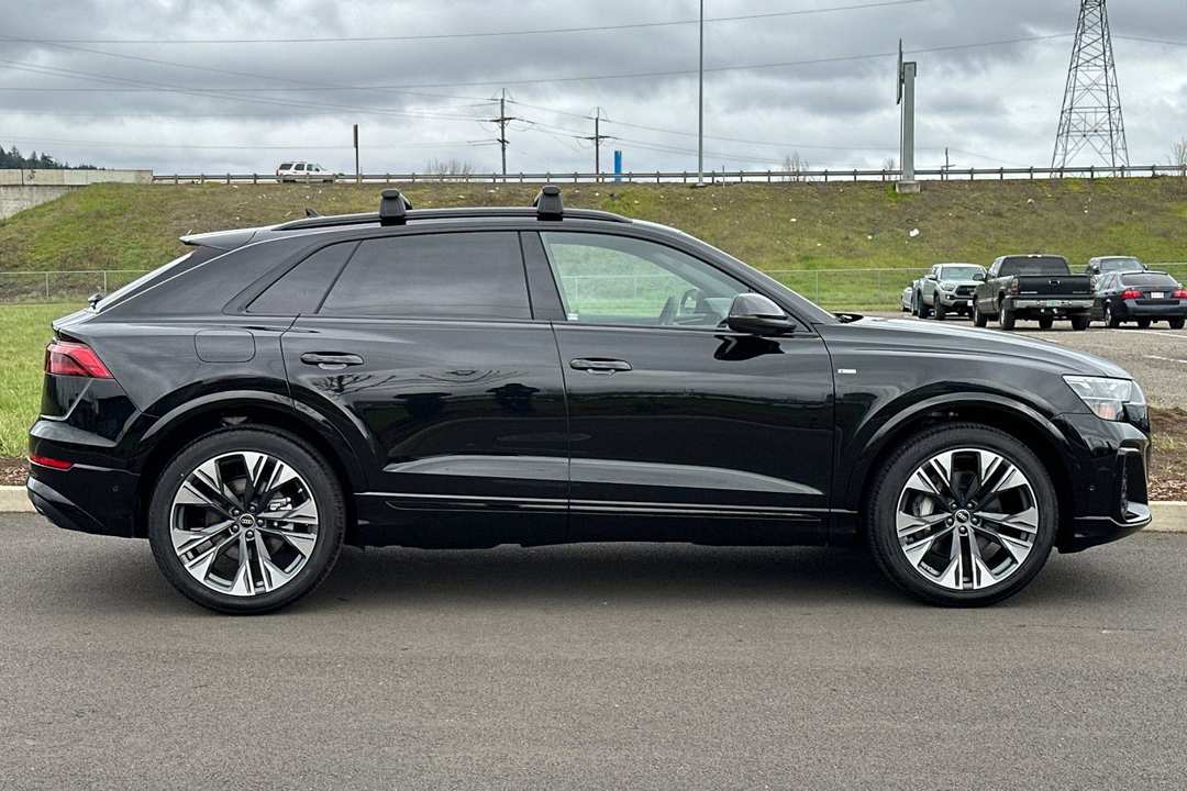 2026 Audi Q8 - Image 2