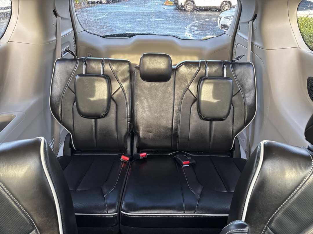 2022 Chrysler Pacifica Limited - Image 29