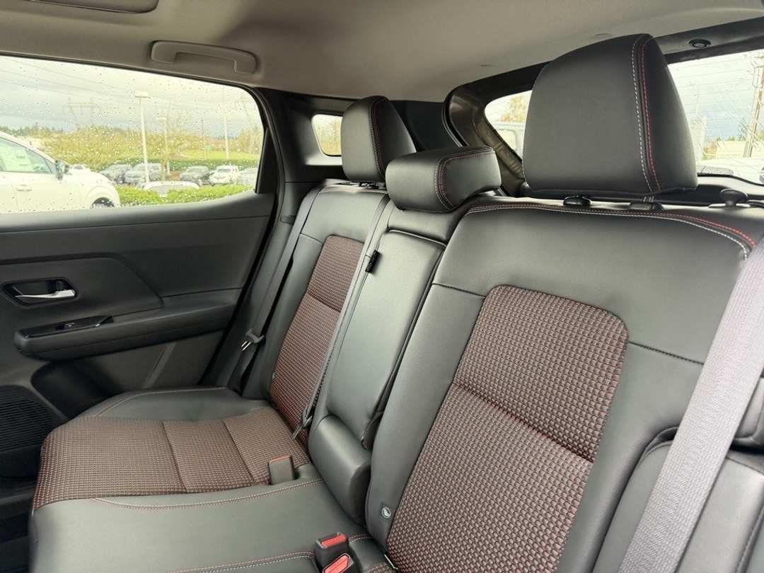 2026 Nissan Kicks SR - Image 28